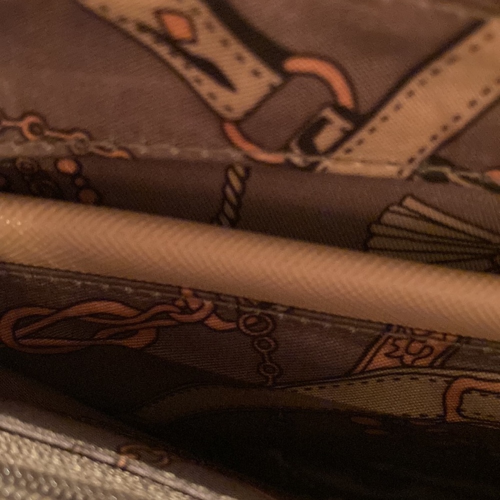 Elegant Blush Crossbody Bag - Picture 5 of 12
